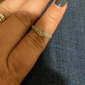 Diamond double row contour band 10k WG